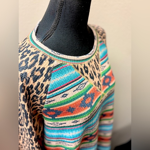 Fashion Express Multicolor Vibrant Southwestern Serape & Leopard Print Top Sz 1X - Picture 4 of 10
